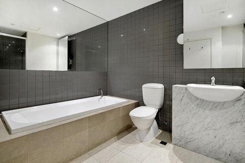 ULTIQA Little Collins (located At The Hero Apartment Building) - Accommodation Guide 18