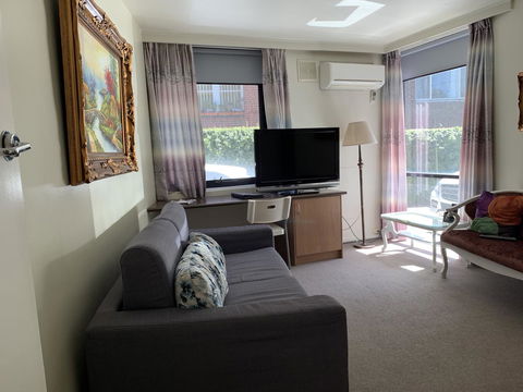 Albert Heights Serviced Apartments - Accommodation Guide 10