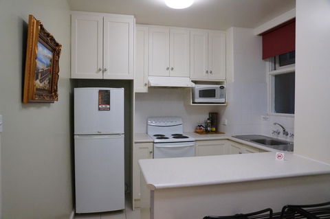 Albert Heights Serviced Apartments - Accommodation Guide 12