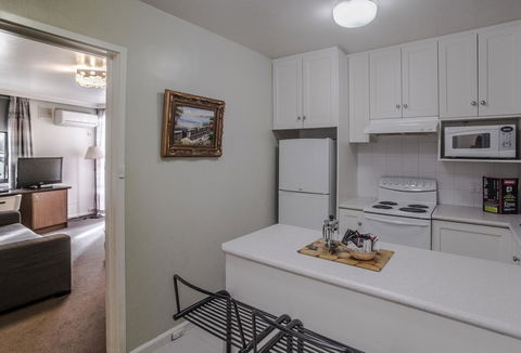 Albert Heights Serviced Apartments - Accommodation Guide 1