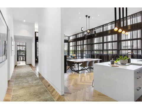 Ultimate Luxury Penthouse From The Block - Accommodation Guide 16