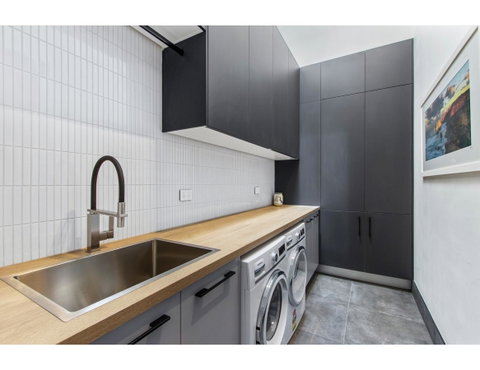 Ultimate Luxury Penthouse From The Block - Accommodation Guide 14