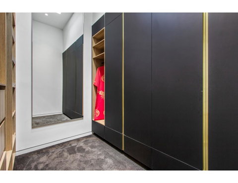 Ultimate Luxury Penthouse From The Block - Accommodation Guide 13