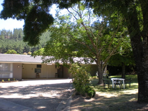 Willow Dene Holiday Apartments - Accommodation Guide 12