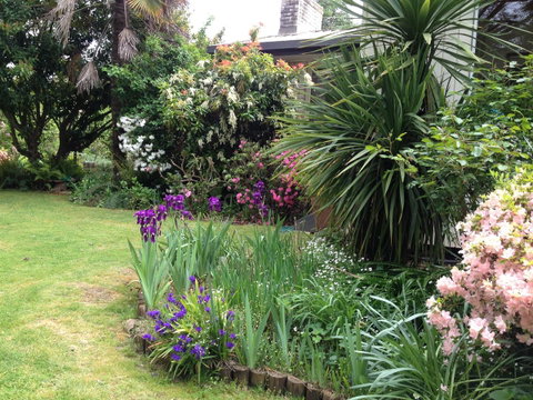 On The Banks - Accommodation Guide 22