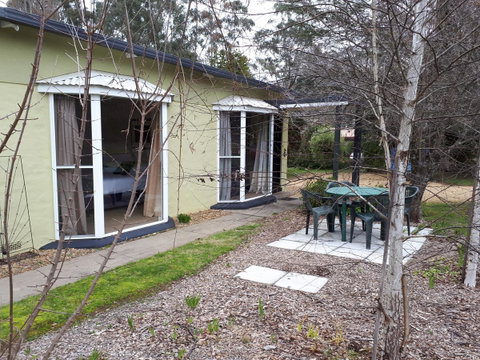 On The Banks - Accommodation Guide 7