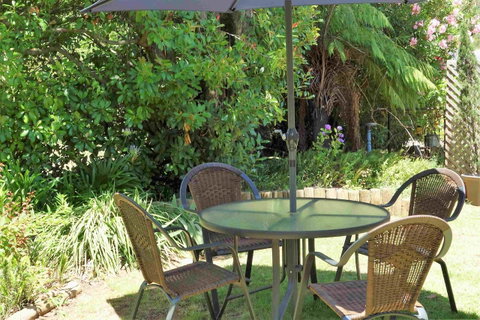 On The Banks - Accommodation Guide 19