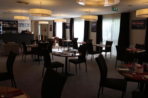Bairnsdale International - Accommodation Asia 16