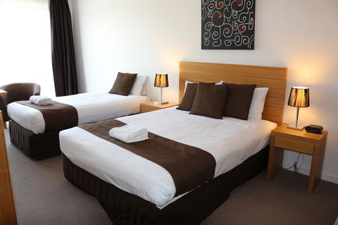 Bairnsdale International - Accommodation Asia 12