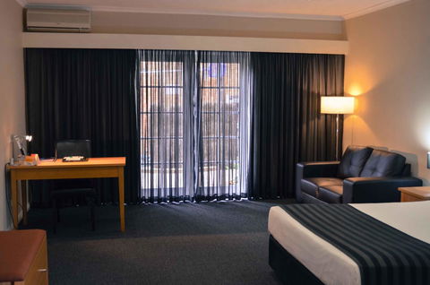 Quality Hotel Melbourne Airport - Accommodation Asia 13