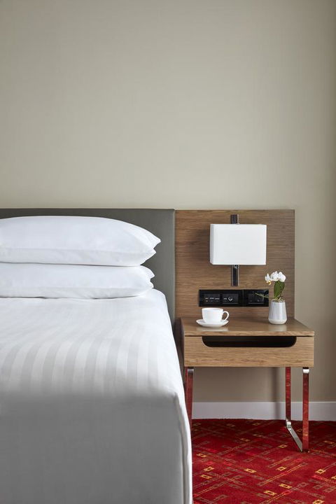Melbourne Marriott Hotel - Accommodation Guide 13