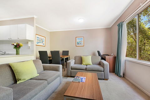 Punt Road Apartment Hotel - Accommodation Guide 9