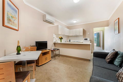 Punt Road Apartment Hotel - Accommodation Guide 13