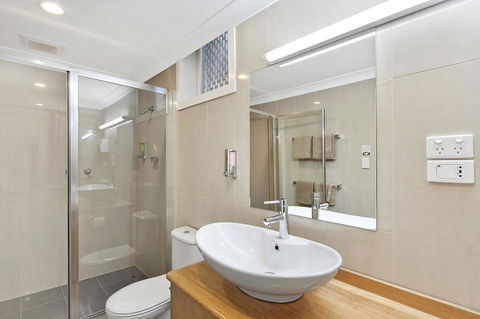 Melbourne's Princes Park Hotel - Accommodation Asia 1