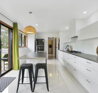 Fairhills - NEW LISTING beautifully styled - Accommodation Asia