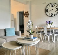 The Wheelhouse - 2BR Waterfront Apt in town - Accommodation Asia