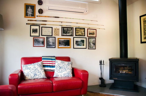 Ashwood Cottages - Accommodation Guide 16