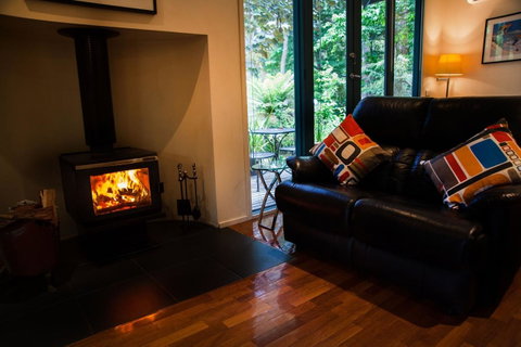 Ashwood Cottages - Accommodation Guide 26