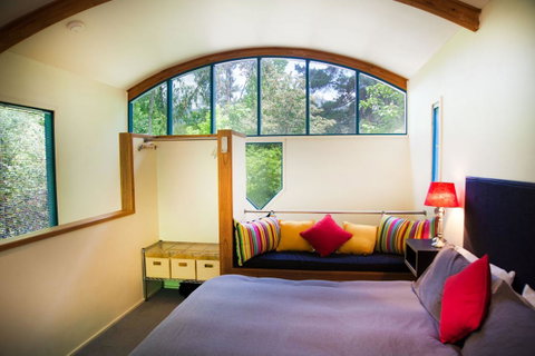 Ashwood Cottages - Accommodation Guide 6