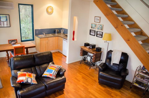 Ashwood Cottages - Accommodation Guide 23