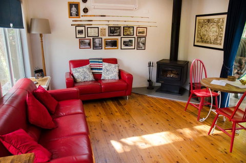 Ashwood Cottages - Accommodation Guide 12