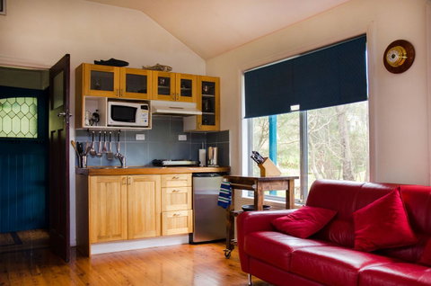 Ashwood Cottages - Accommodation Guide 17