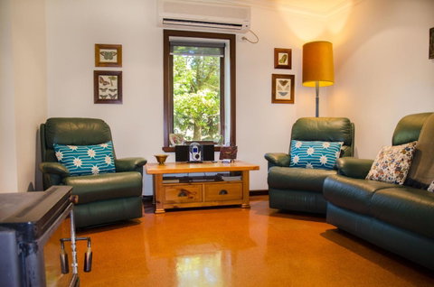 Ashwood Cottages - Accommodation Guide 15