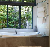 Ashwood Cottages - Accommodation Guide