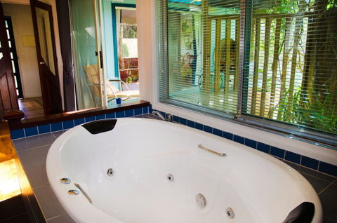 Ashwood Cottages - Accommodation Guide 20
