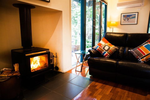 Ashwood Cottages - Accommodation Guide 3