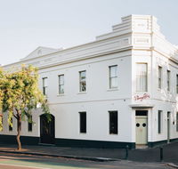 Naughtons Hotel - Accommodation Guide