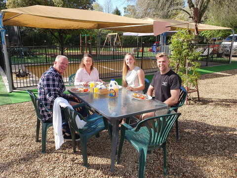 Adina Lodge Holiday Apartments - Accommodation Guide 1
