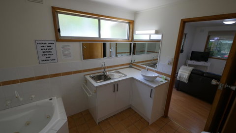 Adina Lodge Holiday Apartments - Accommodation Guide 25