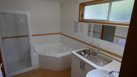 Adina Lodge Holiday Apartments - Accommodation Guide 26