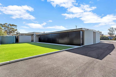 The Bunkhouse - Accommodation Guide 1