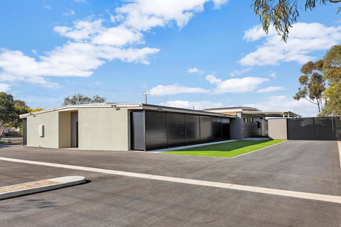 The Bunkhouse - Accommodation Guide 2