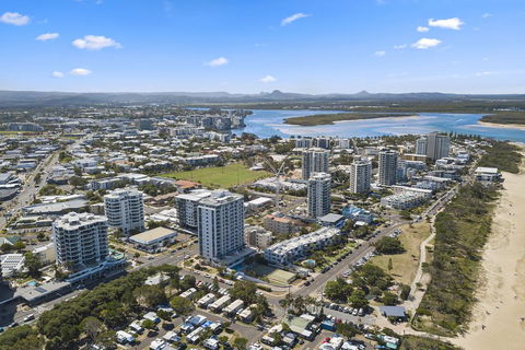 The Burlington Holiday Apartments - Accommodation Guide 1
