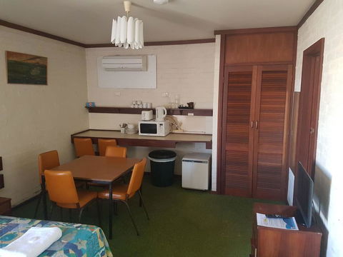 The Club Hotel - Accommodation Guide 2