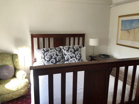 The Corner Hotel Alexandra - Accommodation Guide 3