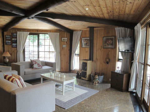 The Cottage - Accommodation Asia 0