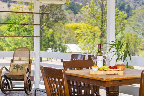 The Cottage On Lamington - Accommodation Asia 1