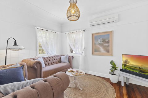 The Cottage On Lamington - Accommodation Asia 3
