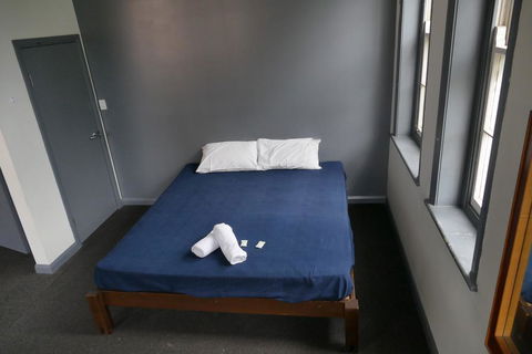 The Crown & Anchor Hotel - Accommodation Asia 2