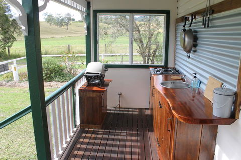 The Dollhouse Cottage - Accommodation Asia 3