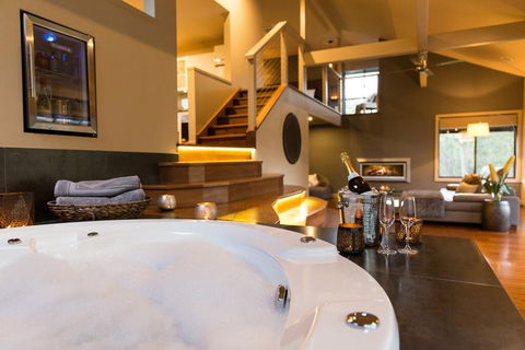 The Edge Villa - Accommodation Asia 0