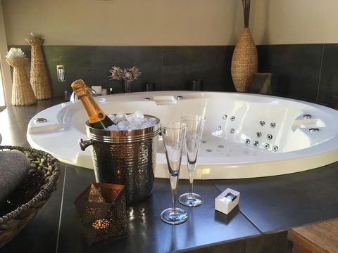 The Edge Villa - Accommodation Asia 3