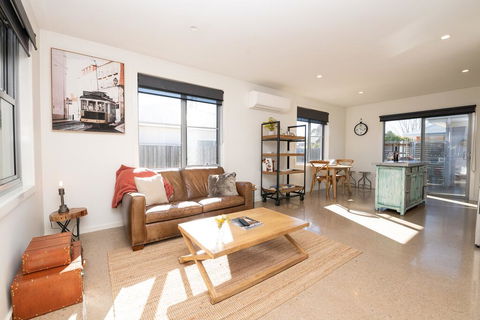 The Endsleigh -1 Bedroom Villa, Free Wifi, Near CBD - Accommodation Asia 2