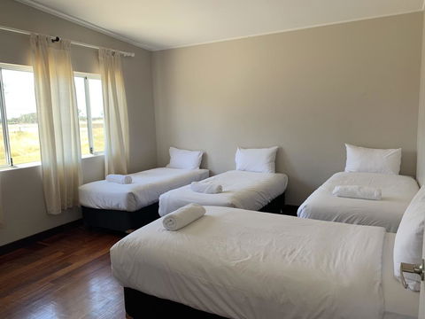 THE FAMILY RETREAT - Accommodation Guide 2