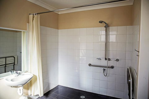 The Gallery Motor Inn - Accommodation Asia 3