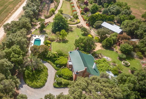 The Garden Cottage At The Olives - Accommodation Asia 2